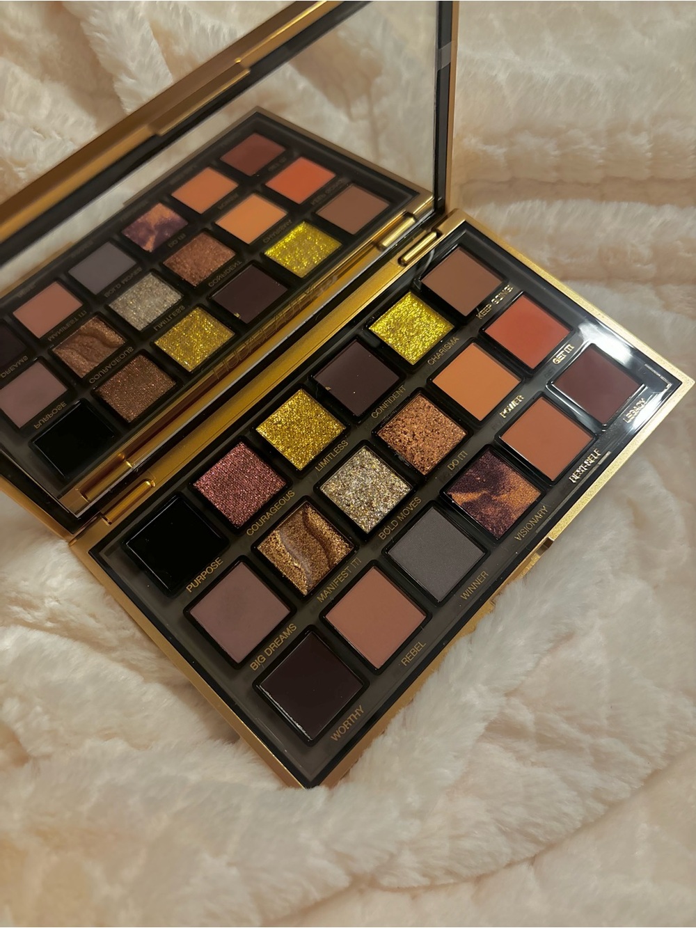 HUDA BEAUTY Empowered Eyeshadow Palette NIB Perfect for Fall!